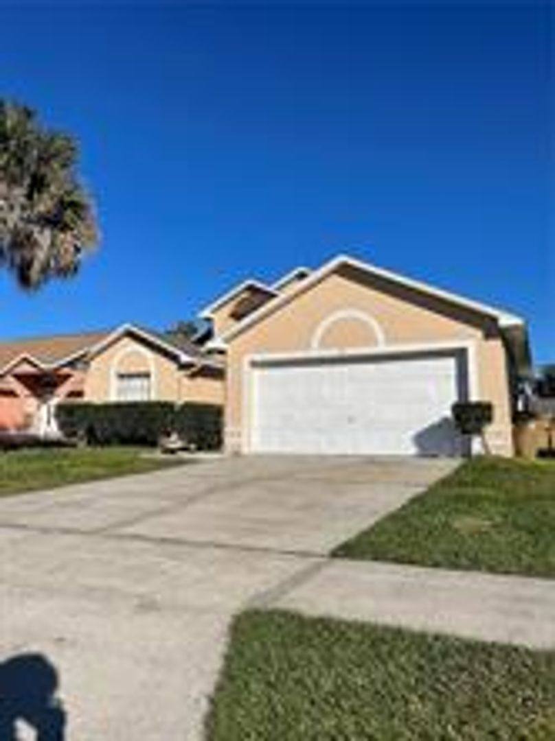 House for rent at 751 Country Woods Circle, Kissimmee, FL 34744