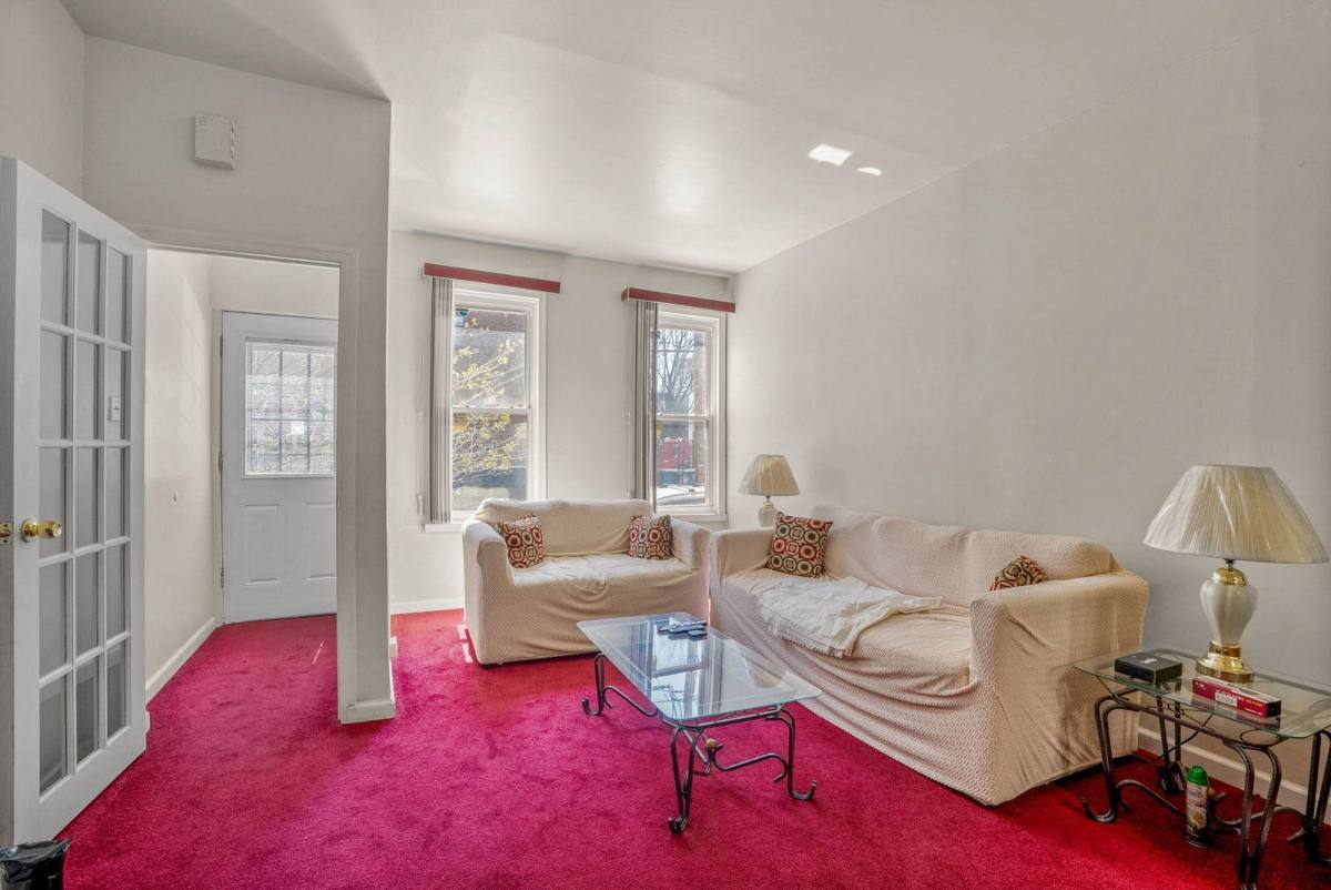 Townhouse for rent at 513 Morris St, Philadelphia, PA 19148