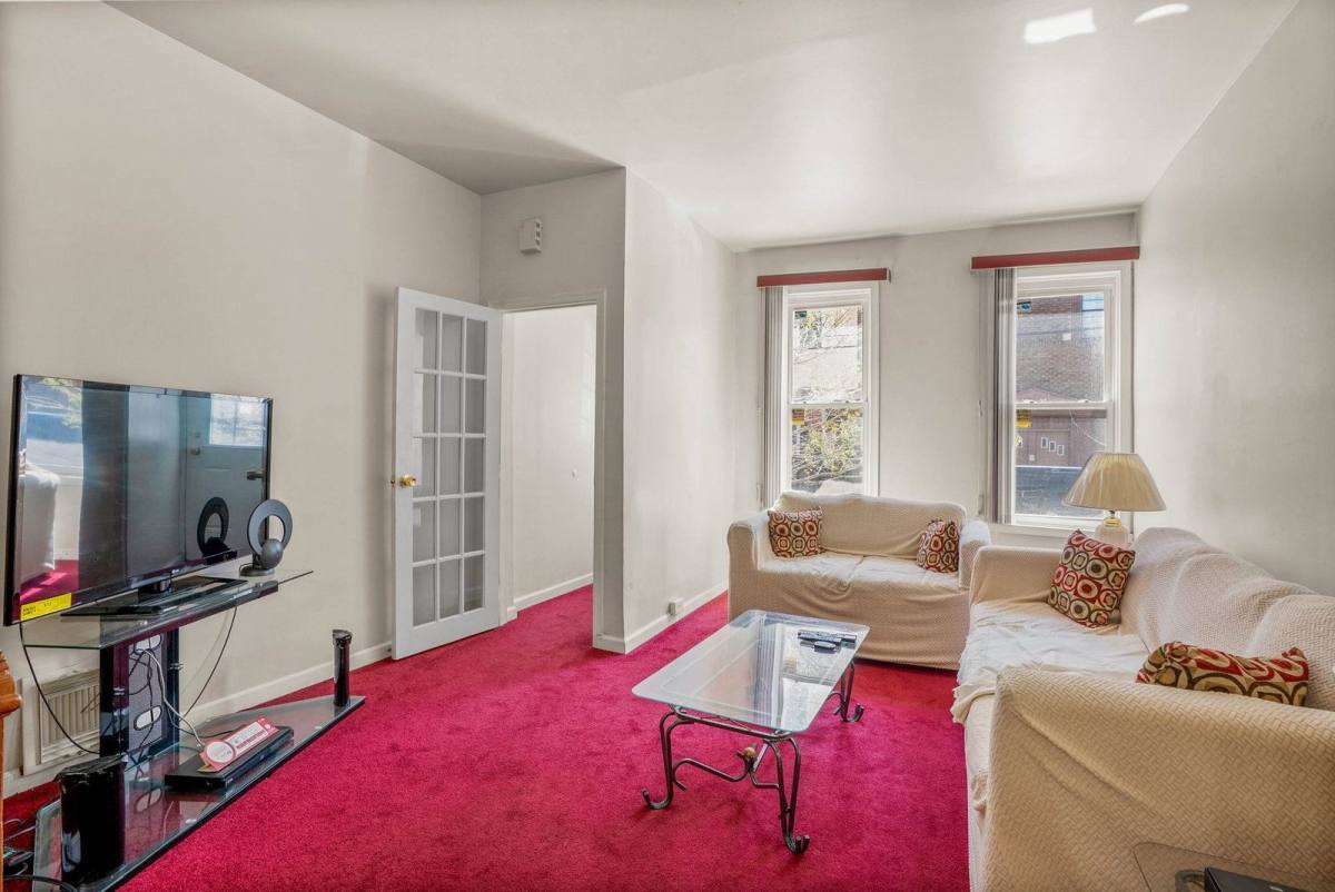 Townhouse for rent at 513 Morris St, Philadelphia, PA 19148