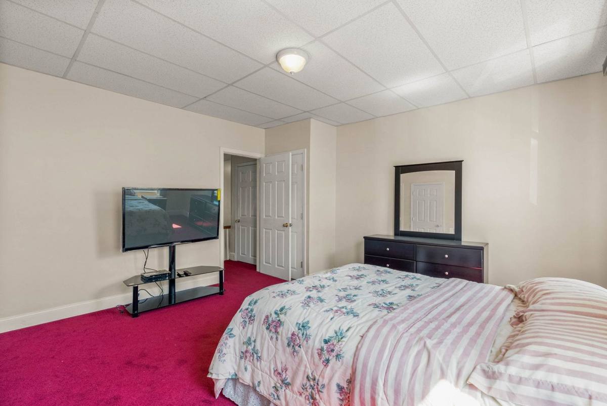 Townhouse for rent at 513 Morris St, Philadelphia, PA 19148