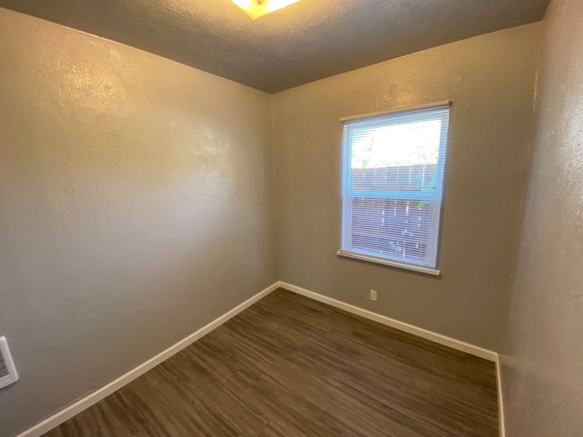 Apartment for rent at 1237 Nandina St #1, Sweet Home, OR 97386