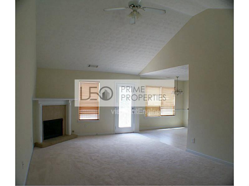 House for rent at 3168 Meadow Point Dr, Snellville, GA 30039