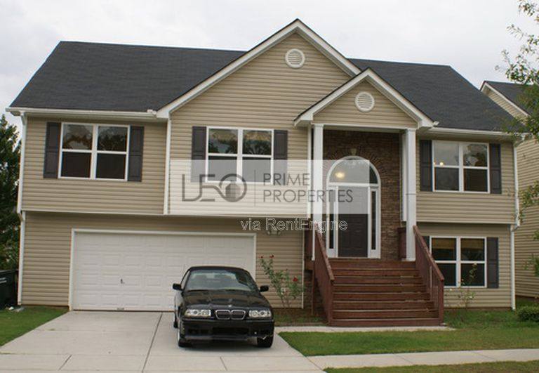House for rent at 3168 Meadow Point Dr, Snellville, GA 30039