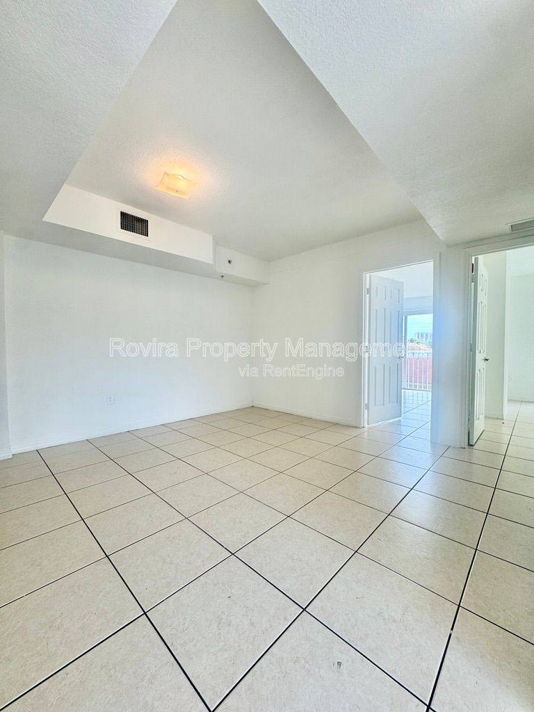 Apartment for rent at 498 SW 6th St #303, Miami, FL 33130