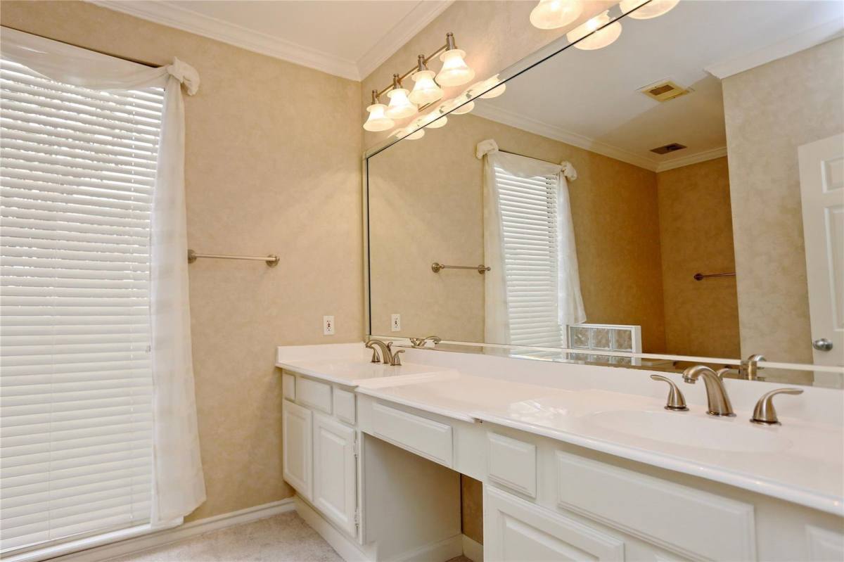Apartment for rent at 1721 Potomac Dr #C, Houston, TX 77057