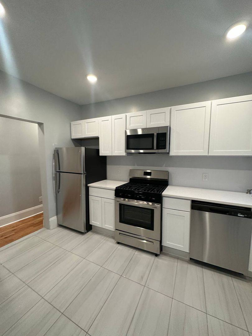 Apartment for rent at 300 11th St, Union City, NJ 07087