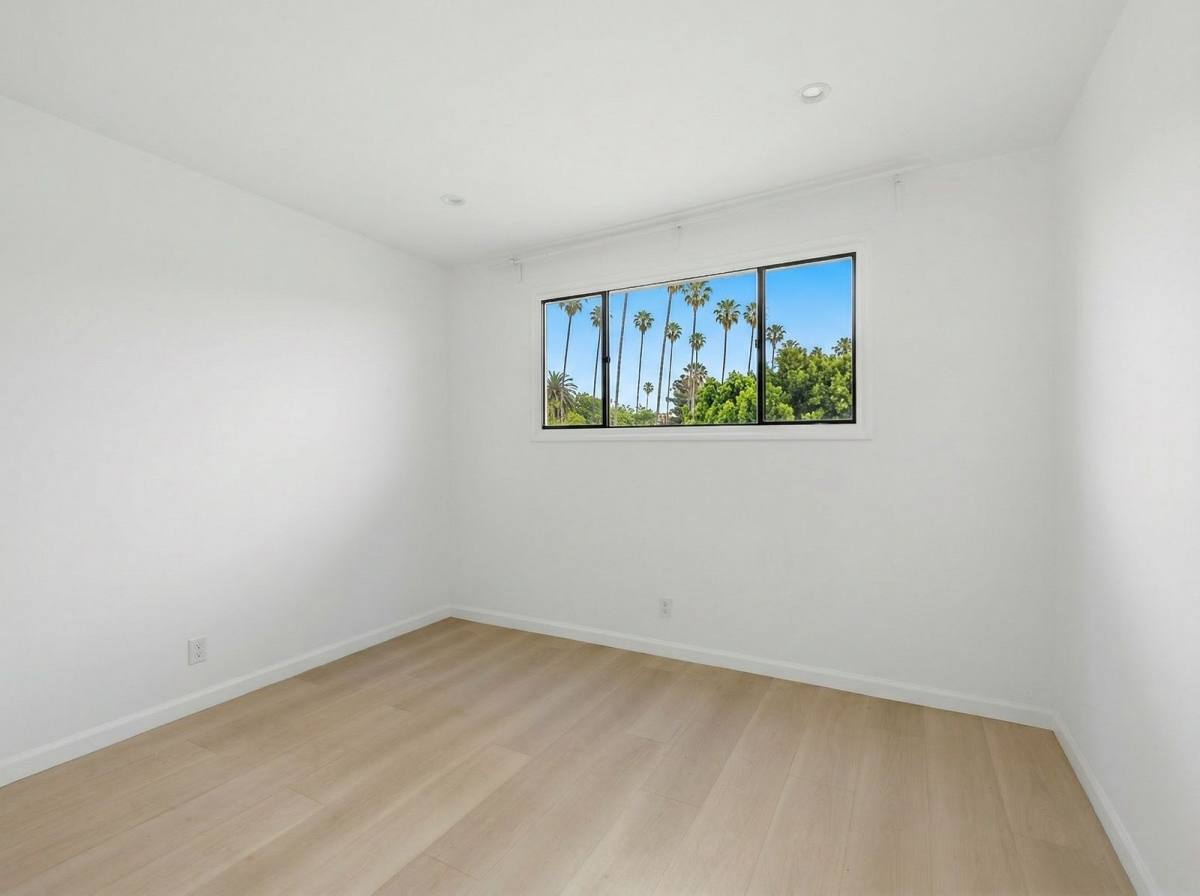Apartment for rent at 337 Rexford Dr #3, Beverly Hills, CA 90212