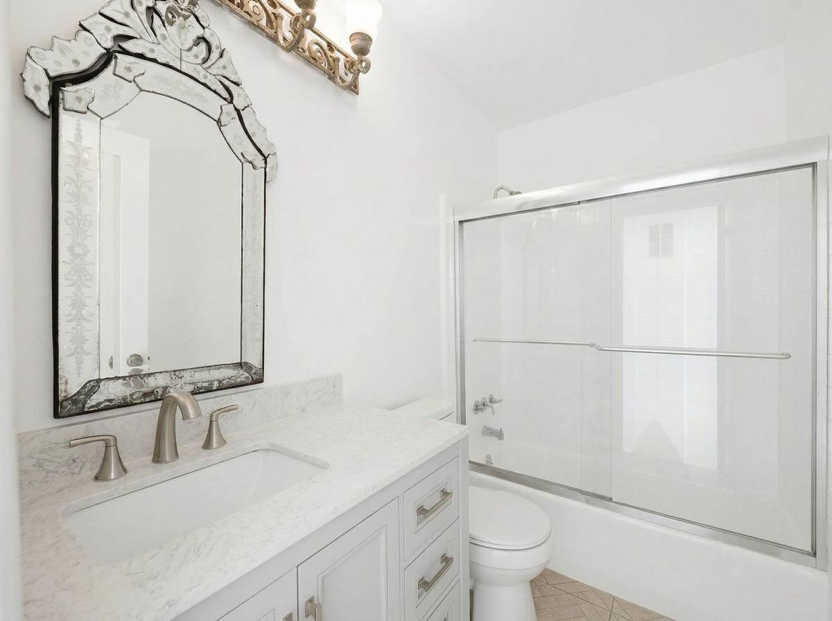 Apartment for rent at 337 Rexford Dr #3, Beverly Hills, CA 90212