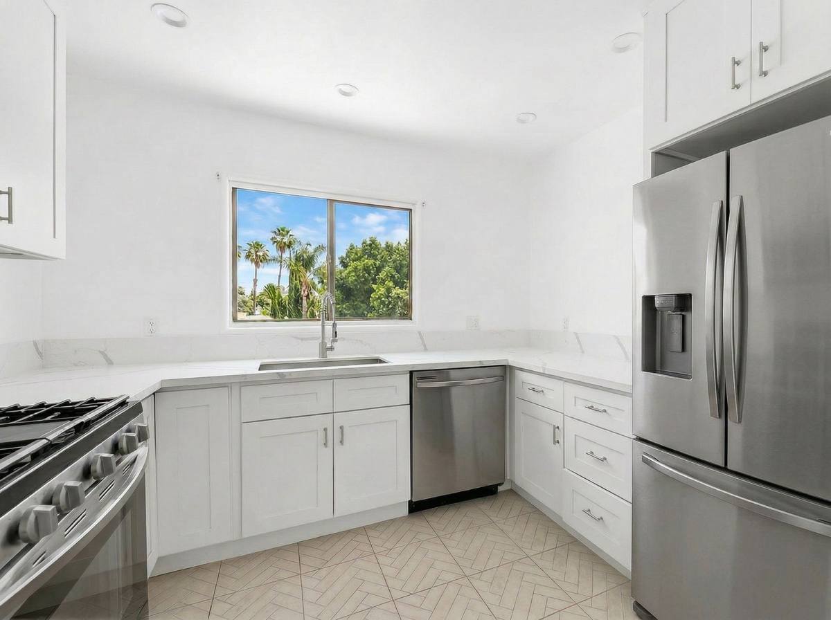 Apartment for rent at 337 Rexford Dr #3, Beverly Hills, CA 90212