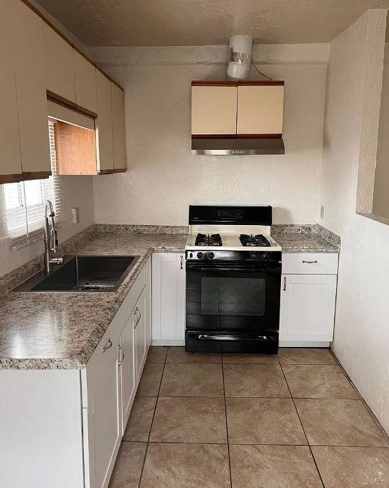 Townhouse for rent at 204 E Palmdale St, Tucson, AZ 85714