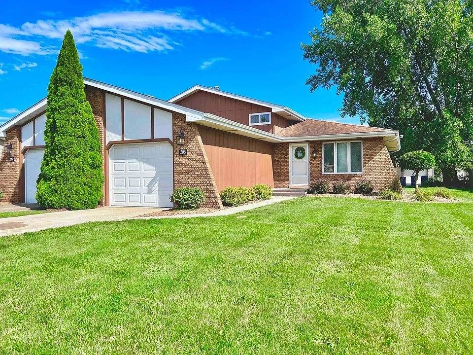 Townhouse for rent at 205 Juniper Dr, Schererville, IN 46375