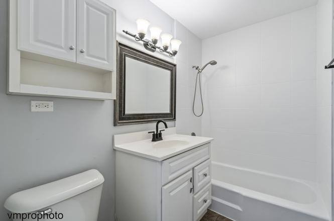 Apartment for rent at 707 E Falcon Dr #207, Arlington Heights, IL 60005