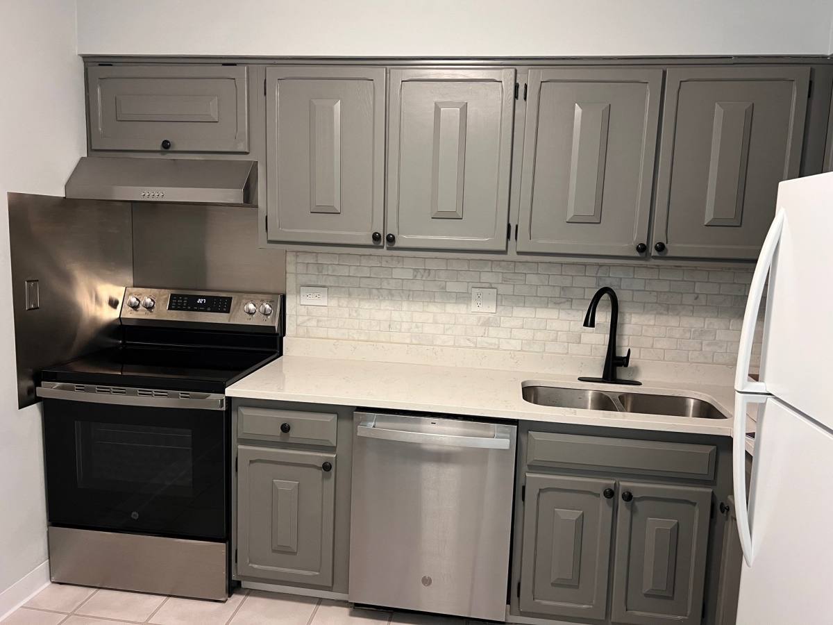 Apartment for rent at 707 E Falcon Dr #207, Arlington Heights, IL 60005