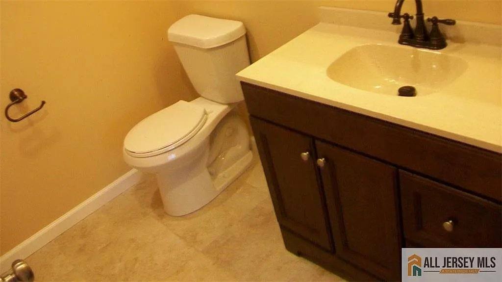 Apartment for rent at 1209 Harbor Club Dr, Parlin, NJ 08859
