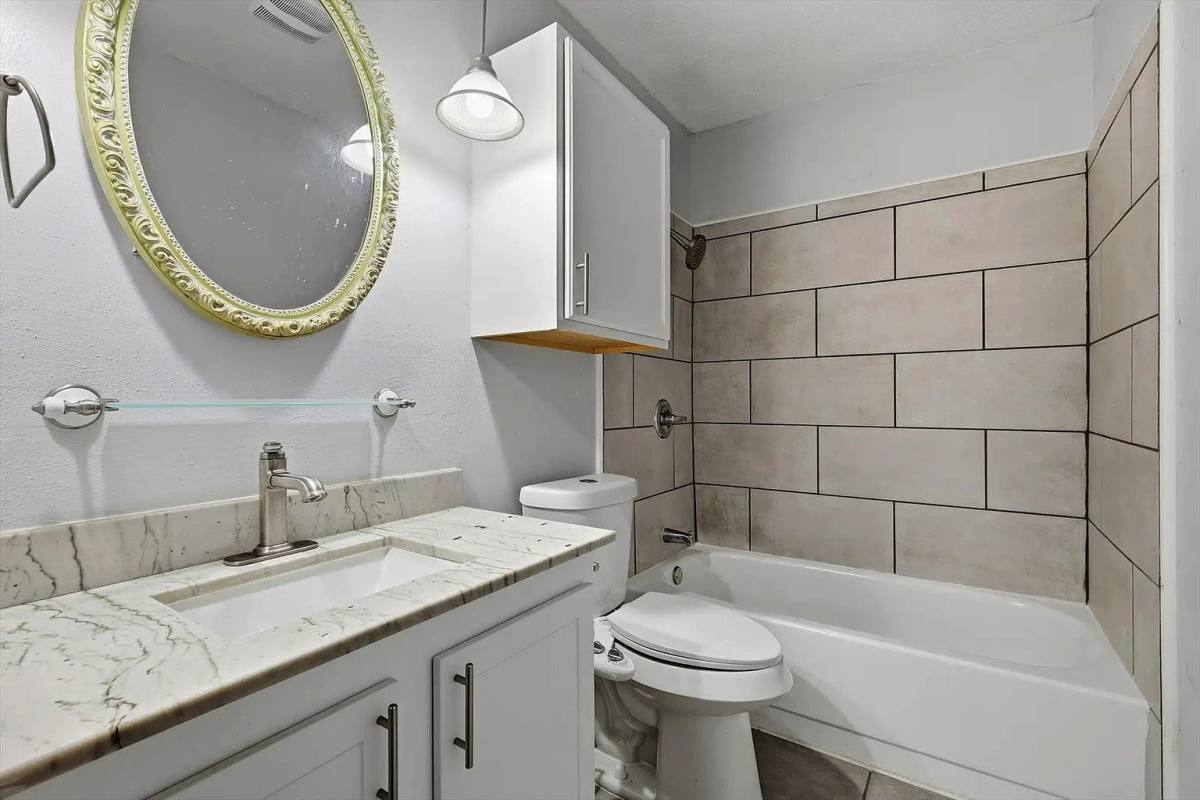 House for rent at 2705 Treeview Dr, Arlington, TX 76016