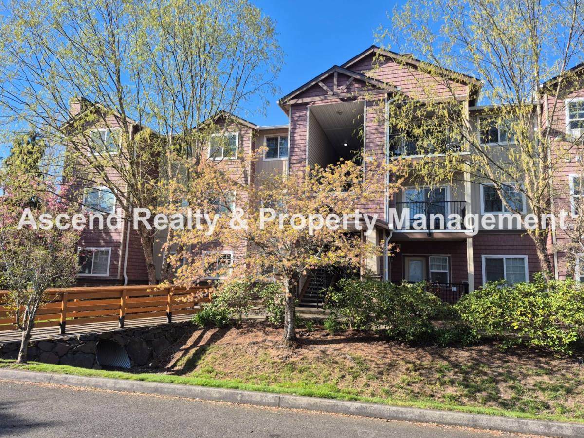 Condo for rent at 10664 NE Holly St, Beaverton, OR 97006