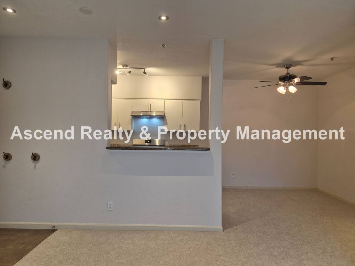 Condo for rent at 10664 NE Holly St, Beaverton, OR 97006