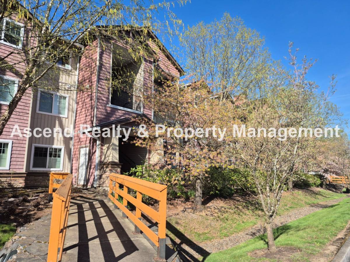 Condo for rent at 10664 NE Holly St, Beaverton, OR 97006