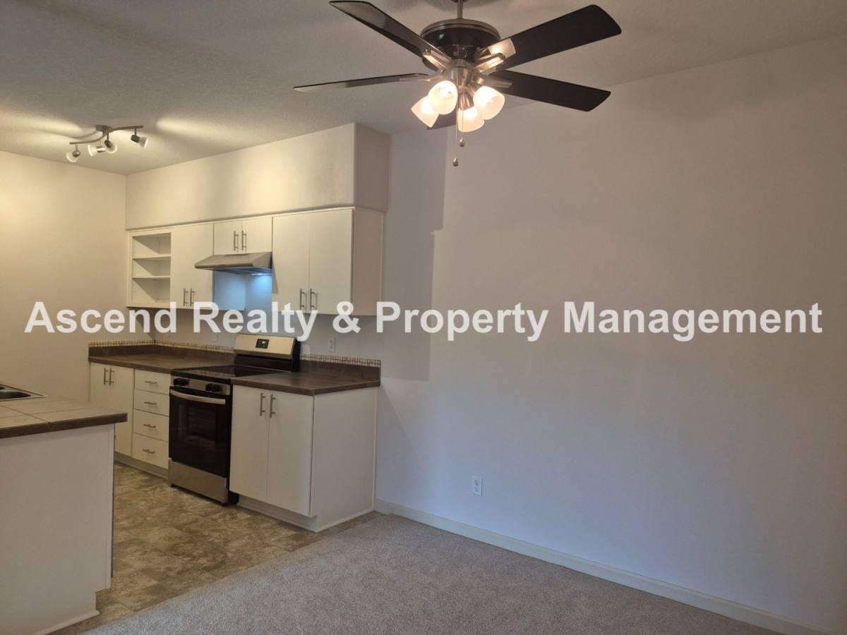 Condo for rent at 10664 NE Holly St, Beaverton, OR 97006