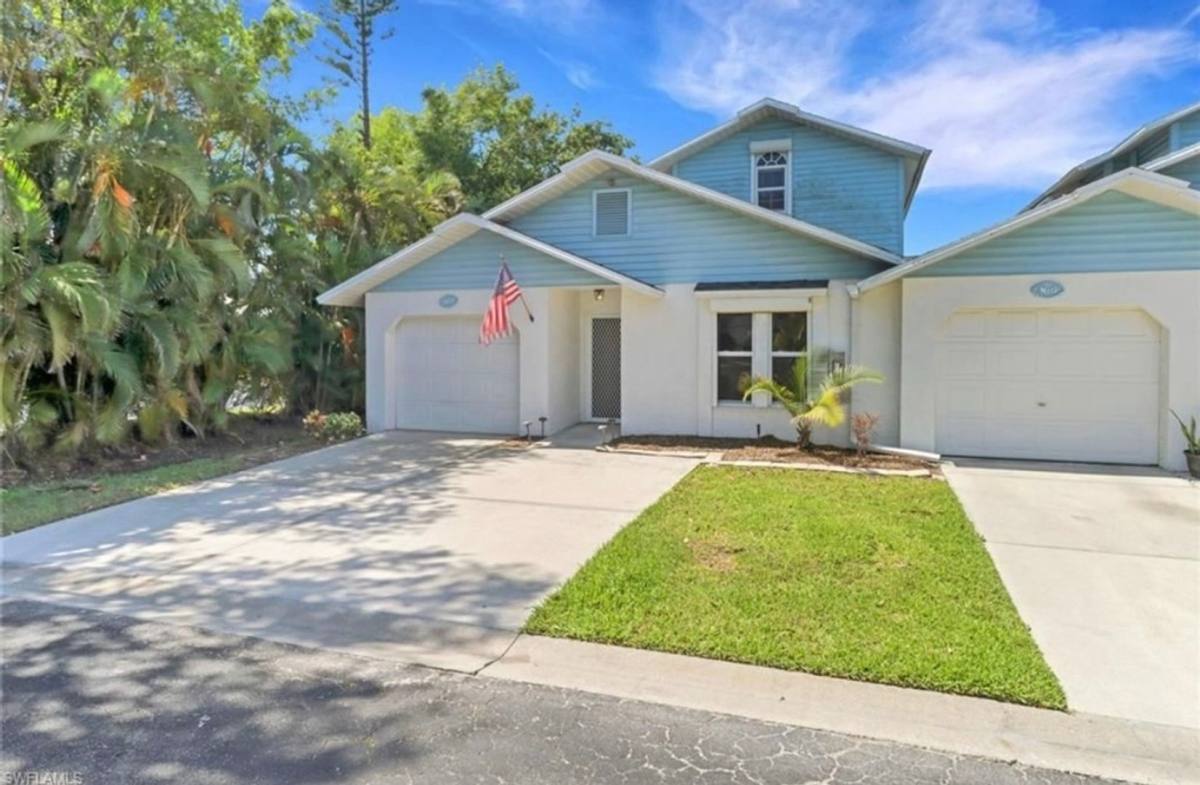 Townhouse for rent at 13711 Raleigh Lane, Fort Myers, FL 33919