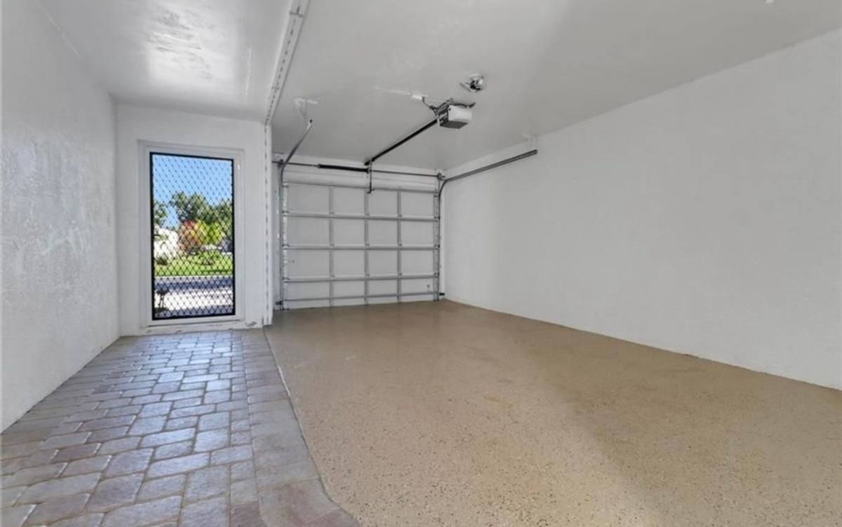 Townhouse for rent at 13711 Raleigh Lane, Fort Myers, FL 33919