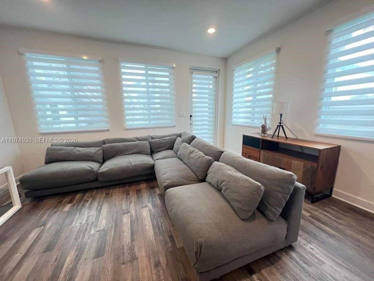 House for rent at 10229 NW 64th Terrace #101, Miami, FL 33178