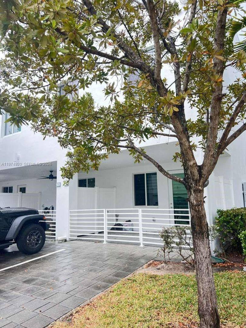 House for rent at 10229 NW 64th Terrace #101, Miami, FL 33178
