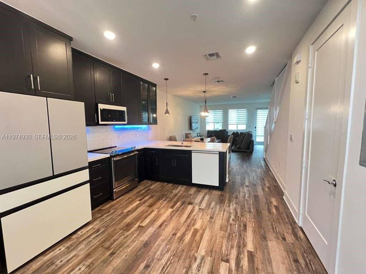 House for rent at 10229 NW 64th Terrace #101, Miami, FL 33178