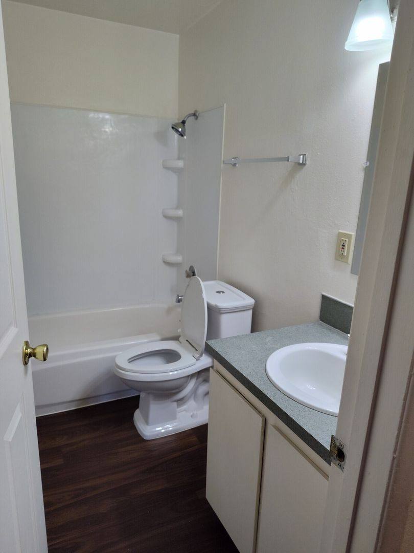 Apartment for rent at 2288-2376 Northgate Ave NE, Salem, OR 97301
