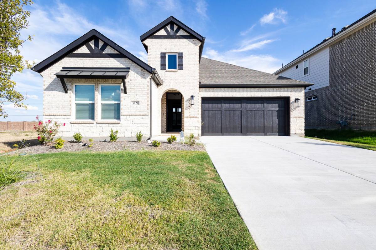 House for rent at 5928 Mustang Creek Lane, Celina, TX 75009