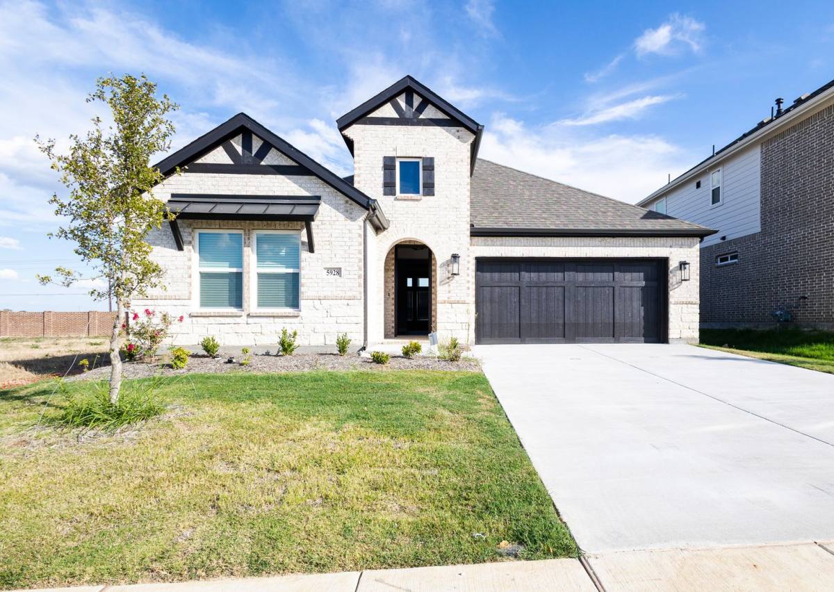 House for rent at 5928 Mustang Creek Lane, Celina, TX 75009