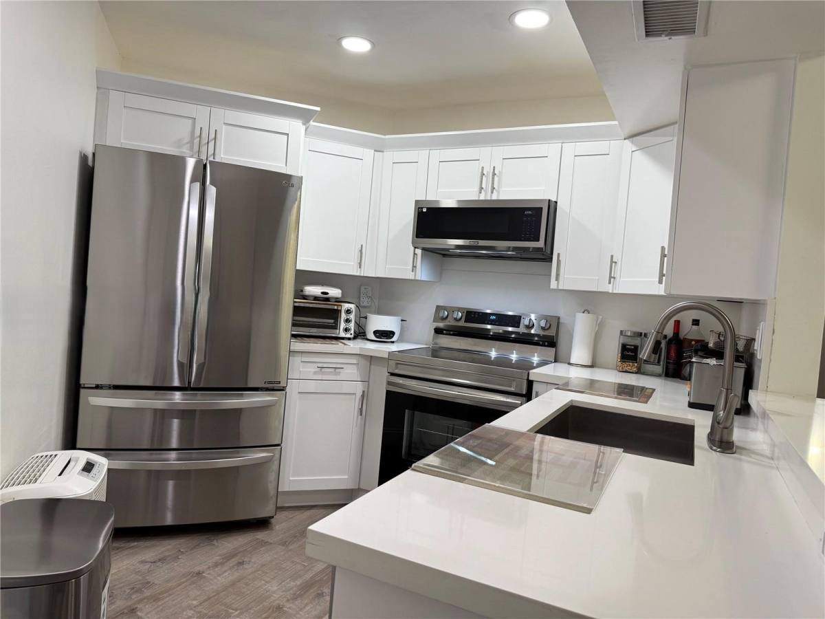 Apartment for rent at 9725 Fontainebleau Blvd #A212, Miami, FL 33172