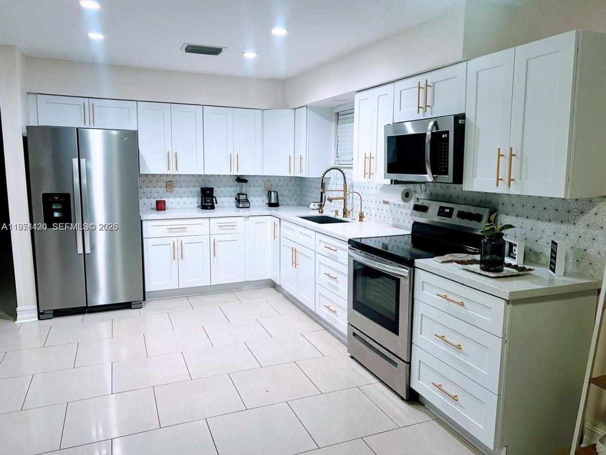 House for rent at 7750 NW 42nd St, Hollywood, FL 33024