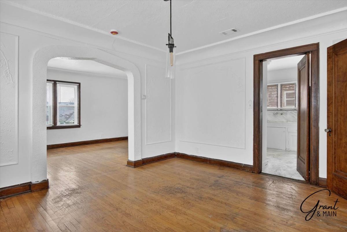 Apartment for rent at 10343 -10345 Crocuslawn St, Detroit, MI 48204