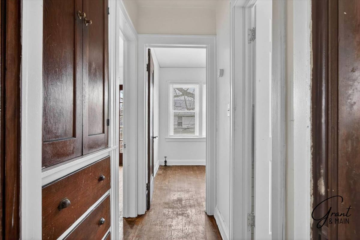 Apartment for rent at 10343 -10345 Crocuslawn St, Detroit, MI 48204