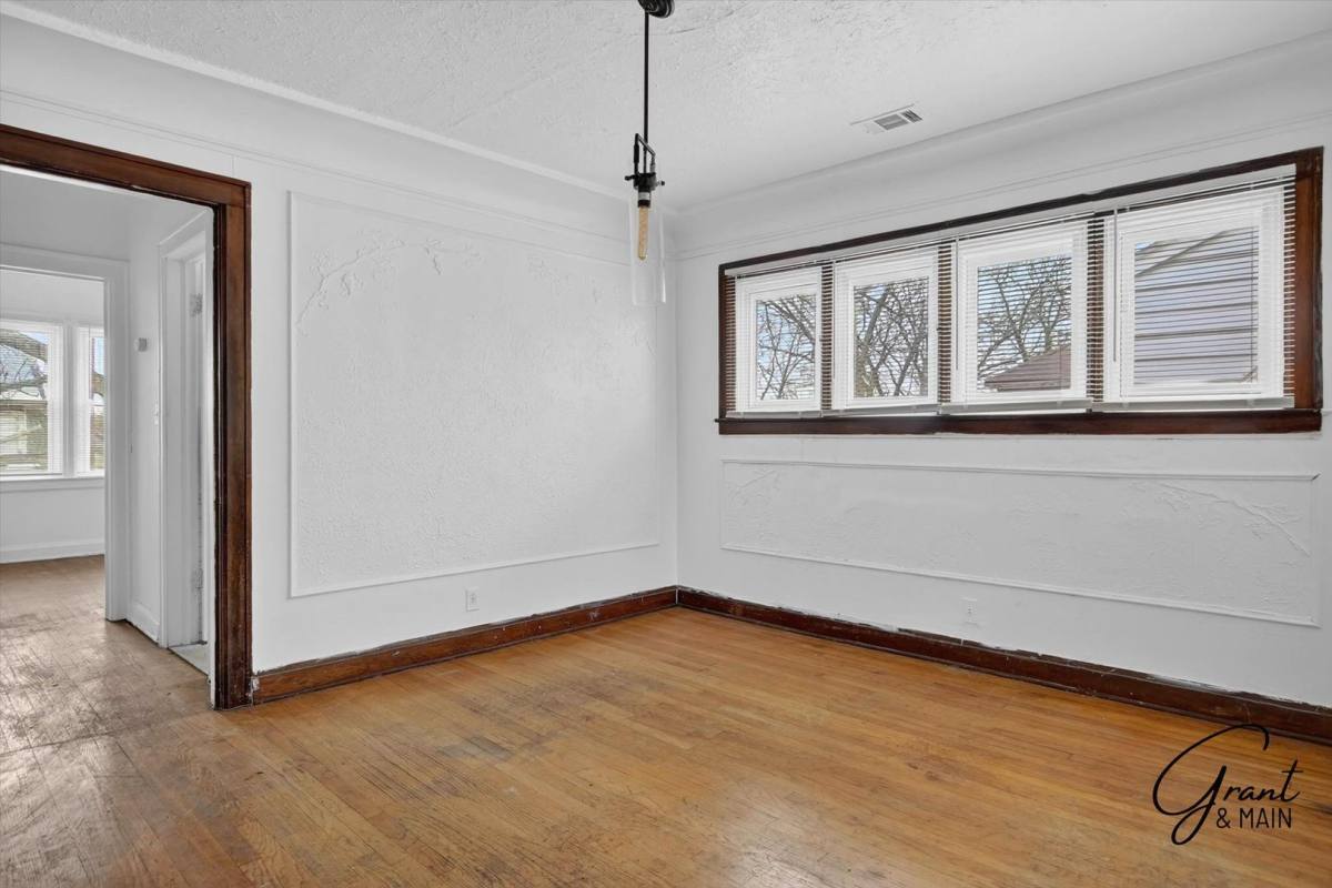 Apartment for rent at 10343 -10345 Crocuslawn St, Detroit, MI 48204