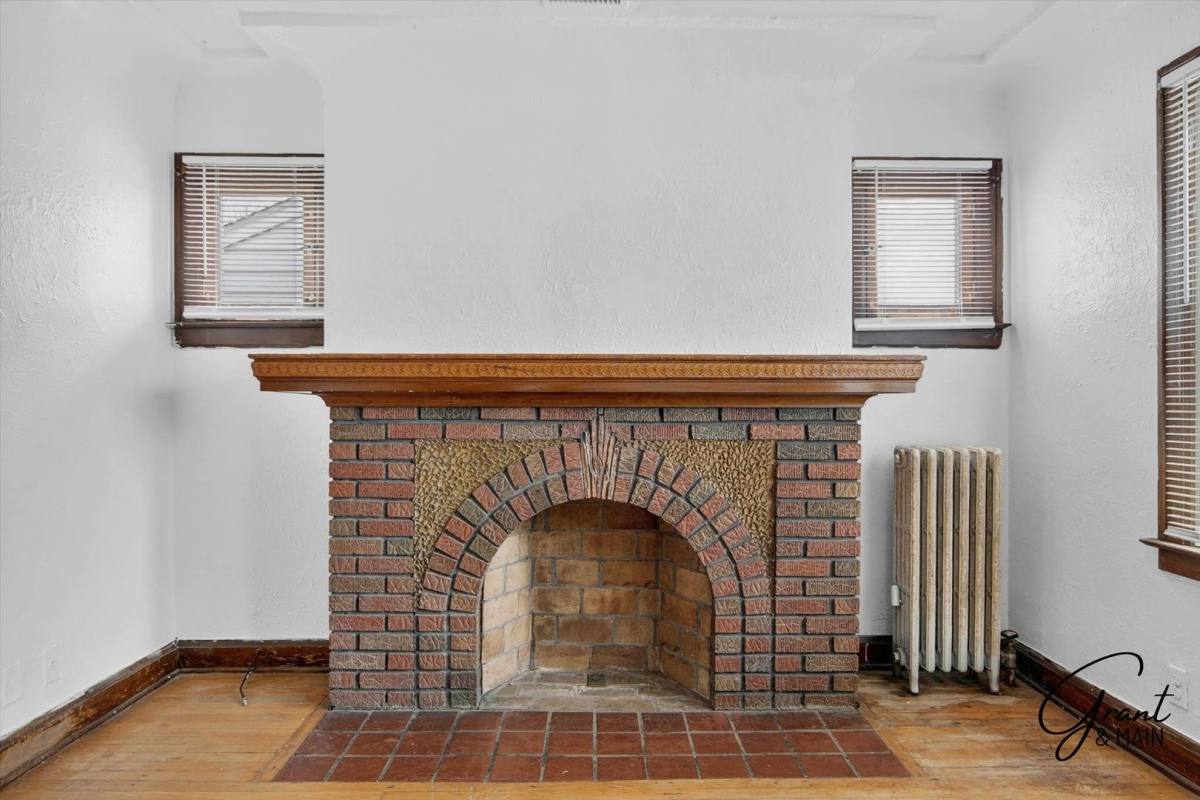 Apartment for rent at 10343 -10345 Crocuslawn St, Detroit, MI 48204