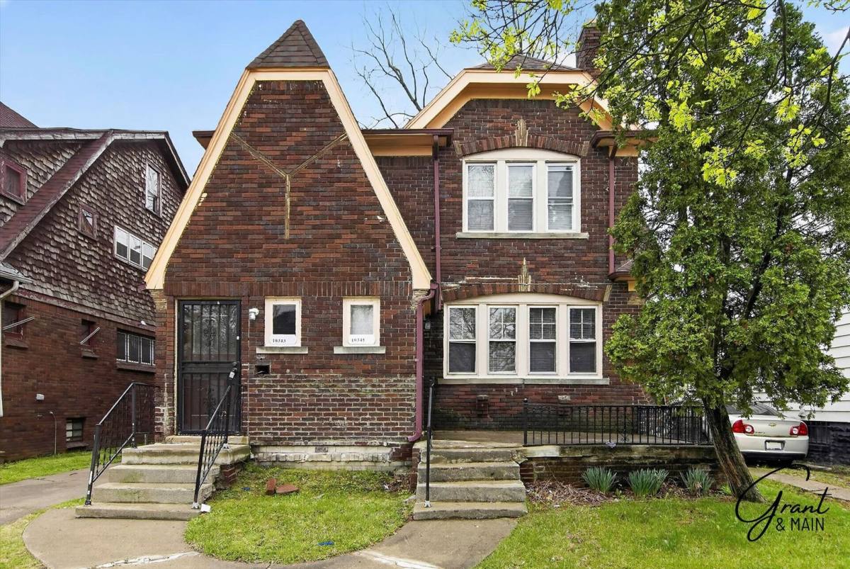 Apartment for rent at 10343 -10345 Crocuslawn St, Detroit, MI 48204