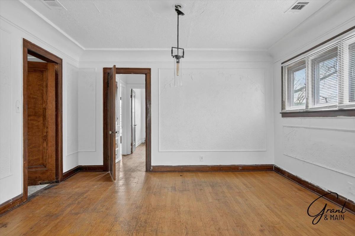 Apartment for rent at 10343 -10345 Crocuslawn St, Detroit, MI 48204