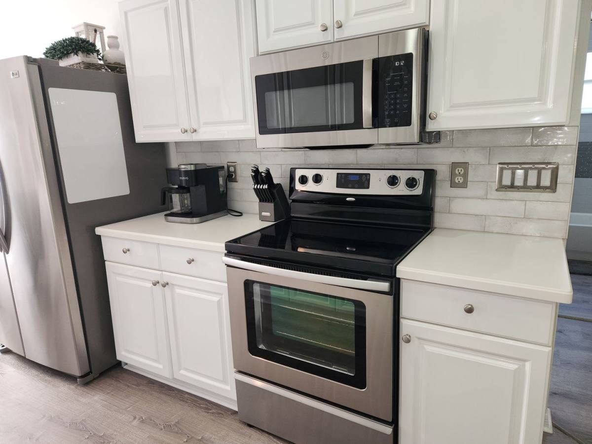 Apartment for rent at 6503 Fairway Gardens Dr, Bradenton, FL 34203
