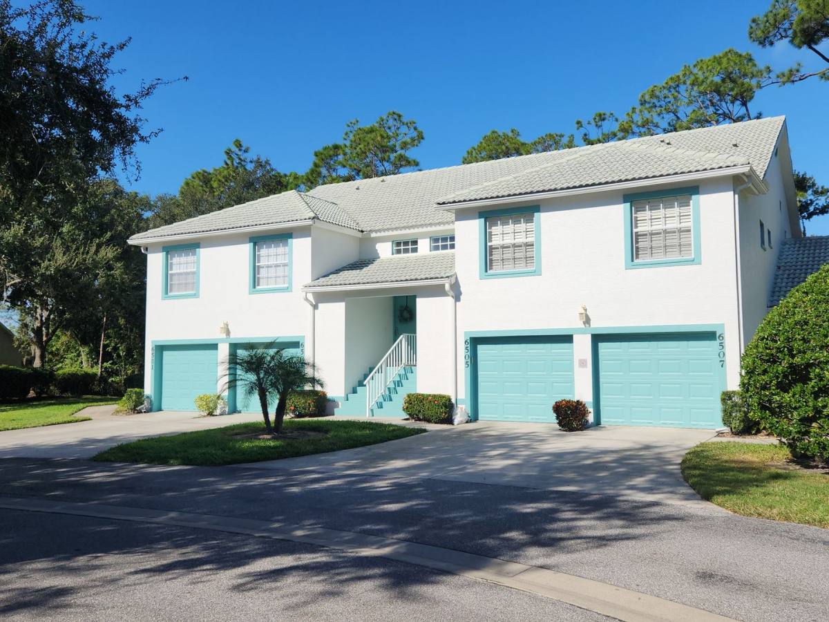 Apartment for rent at 6503 Fairway Gardens Dr, Bradenton, FL 34203
