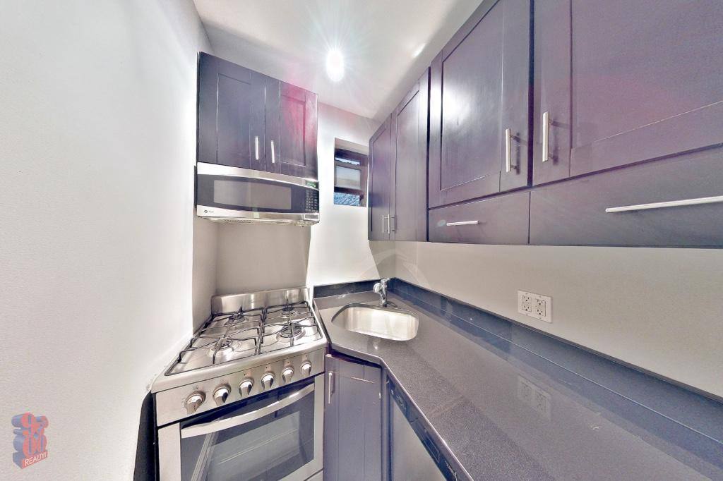 Apartment for rent at 230 E 32nd St #1C, New York, NY 10016
