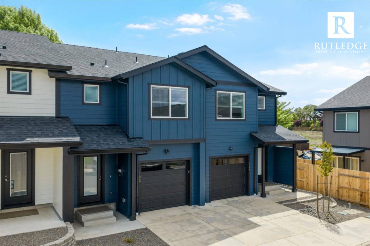 Townhouse for rent at 123 Bailee Way, Eagle Point, OR 97524