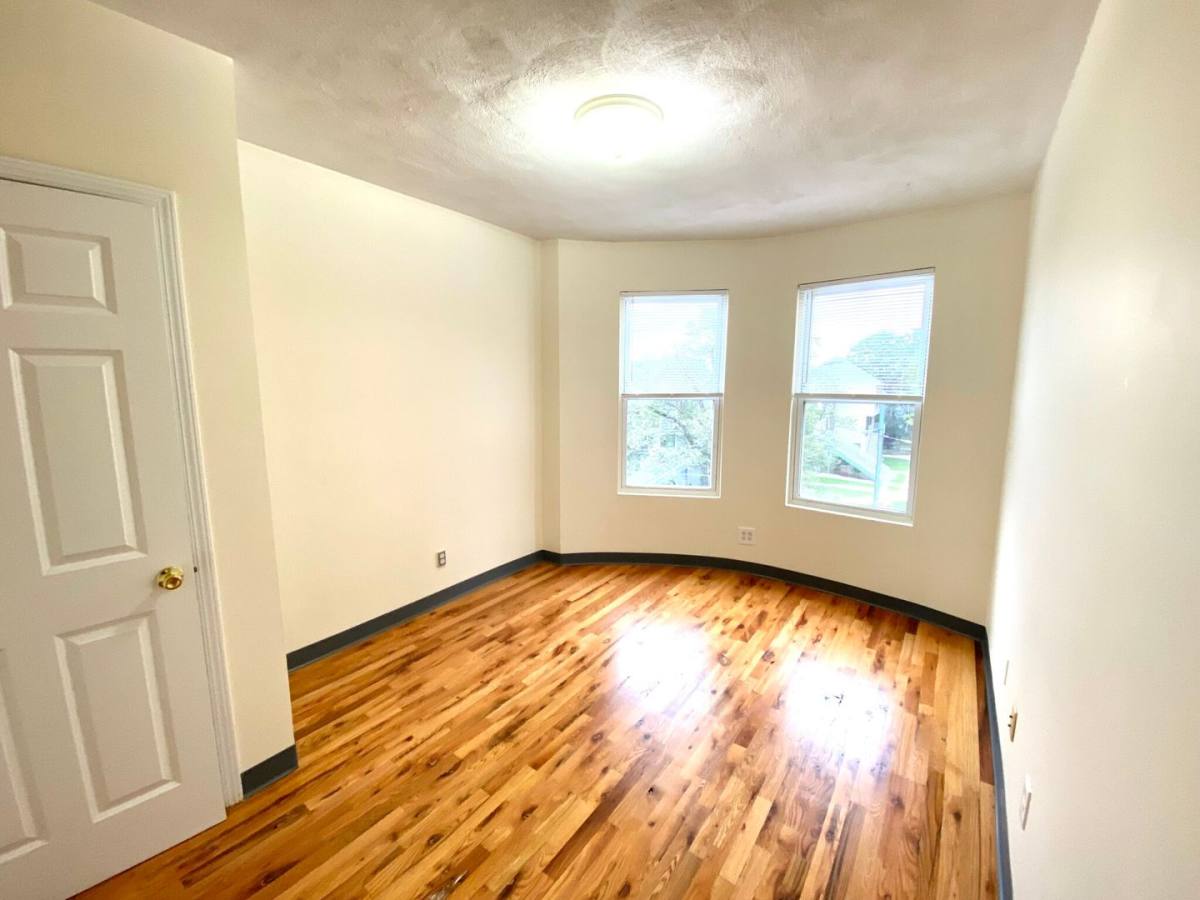 Apartment for rent at 840 Huntington Ave #2E, Boston, MA 02115