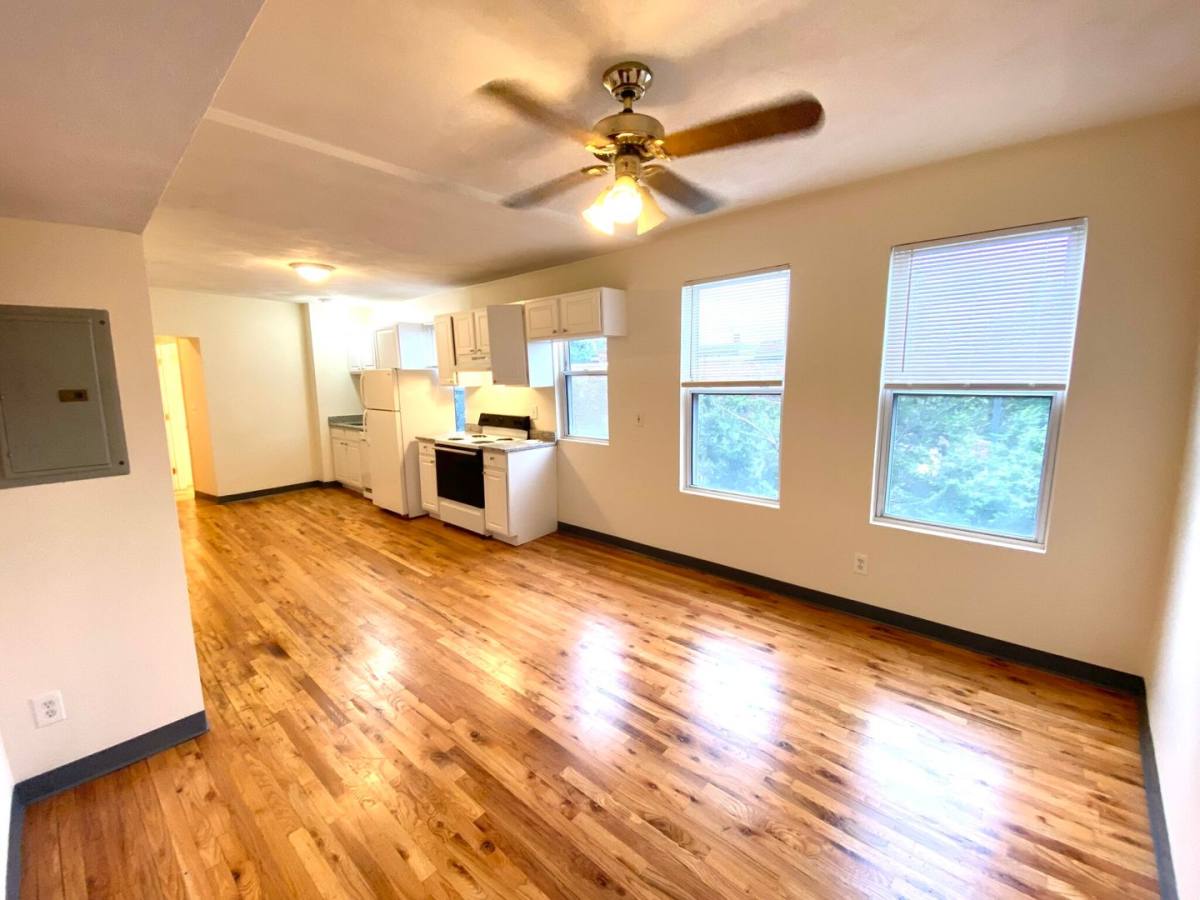 Apartment for rent at 840 Huntington Ave #2E, Boston, MA 02115