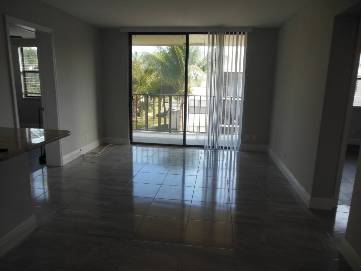 Apartment for rent at 744 Executive Center Dr, West Palm Beach, FL 33401