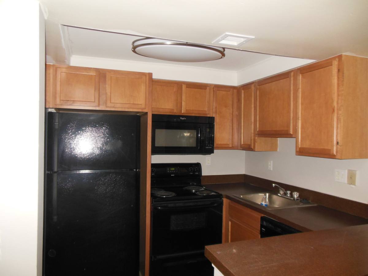 Apartment for rent at 744 Executive Center Dr, West Palm Beach, FL 33401