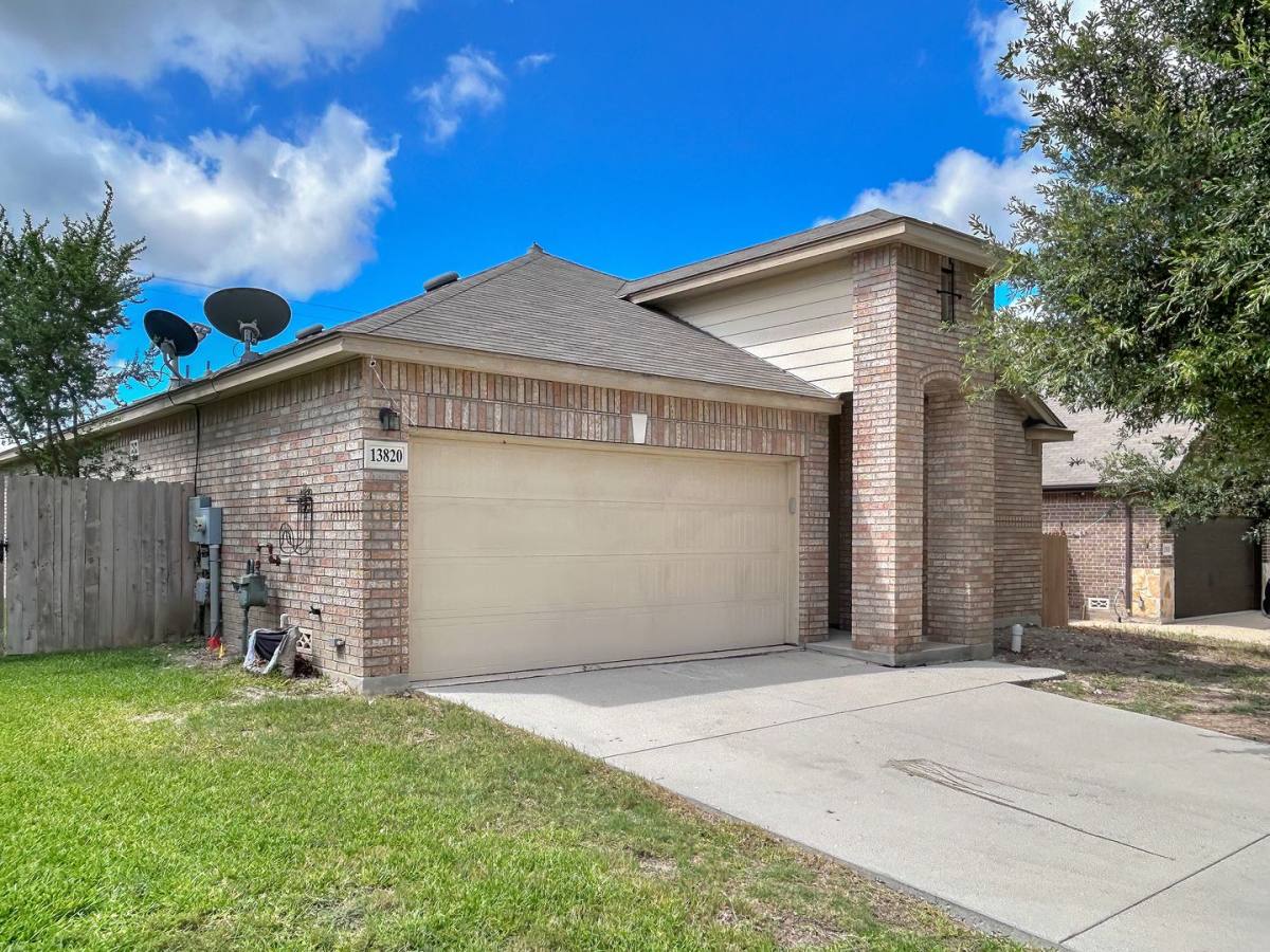 House for rent at 13820 Blakeville, San Antonio, TX 78233