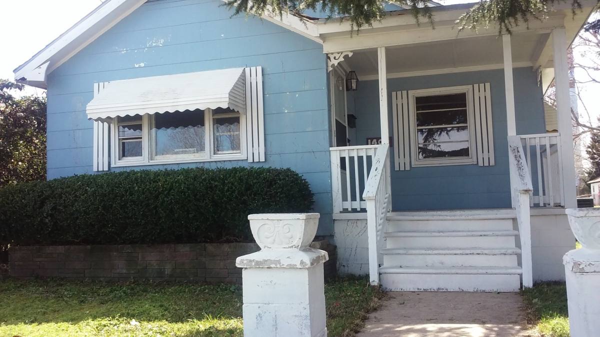 House for rent at 1409 Bay St, Morehead City, NC 28557