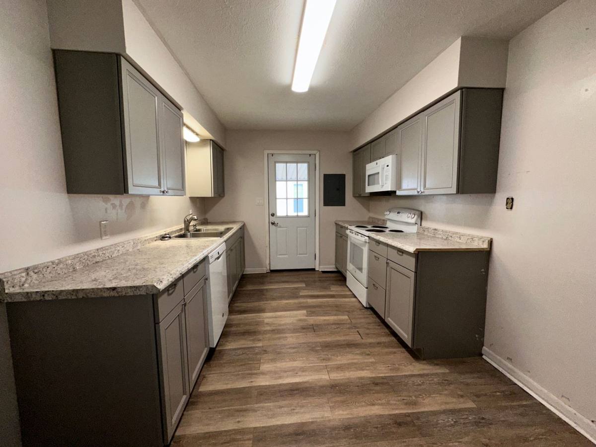 Apartment for rent at 121 Waterfill Ave, Lawrenceburg, KY 40342